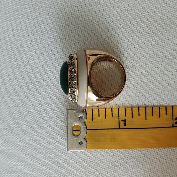 BR Elegant Emerald Vintage Style Rng - Picture 9 of 13